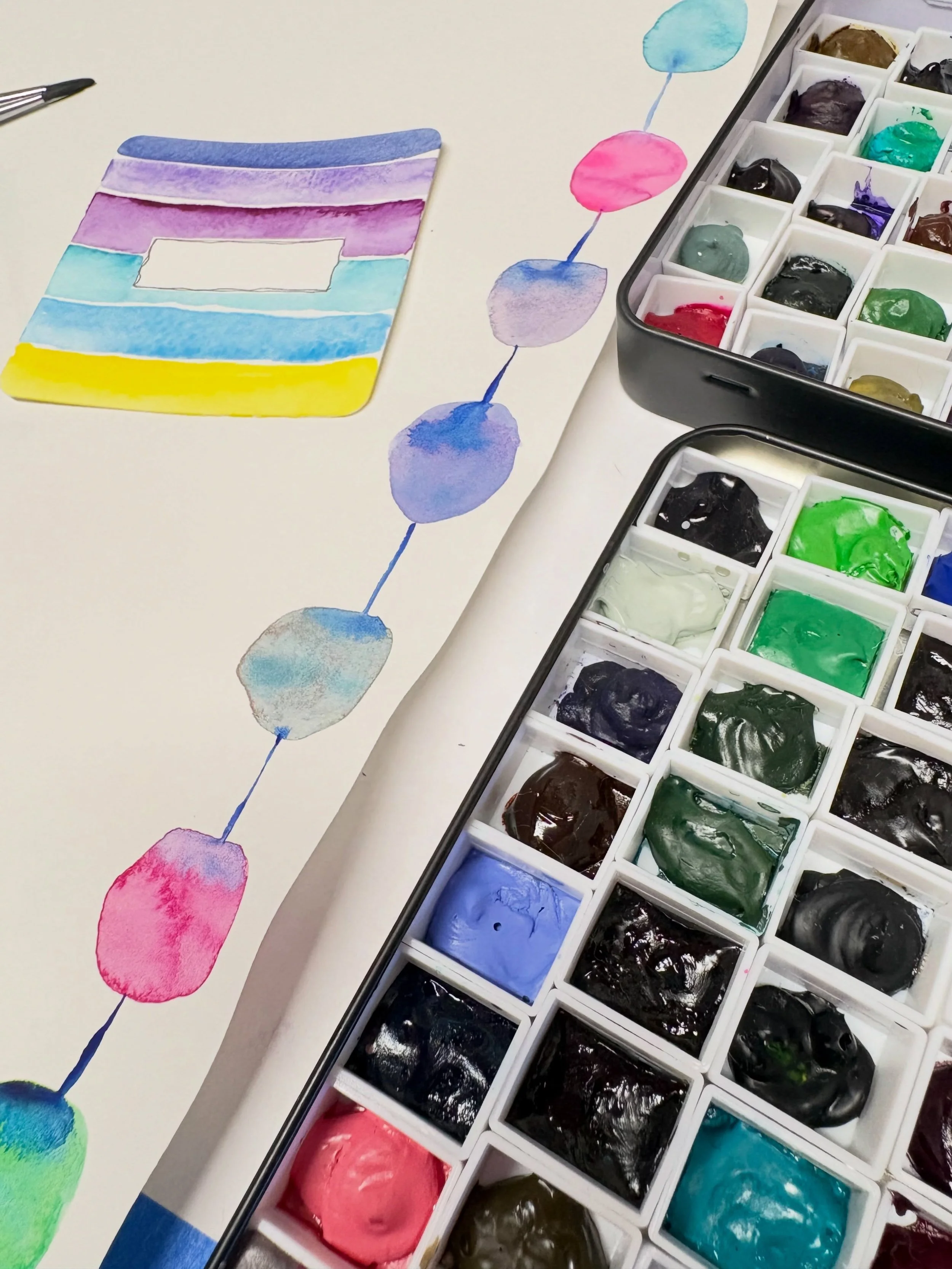 Playing with Paint. 🎨 
&bull;
No surprise here - I love stationery. 🤩 and snail mail. 🐌💌📬
I&rsquo;ve been creating my own home made stationery lately. Tell me, do you do the same? What are some of your favorite supplies? 
.
.
.
#soulpositive #so