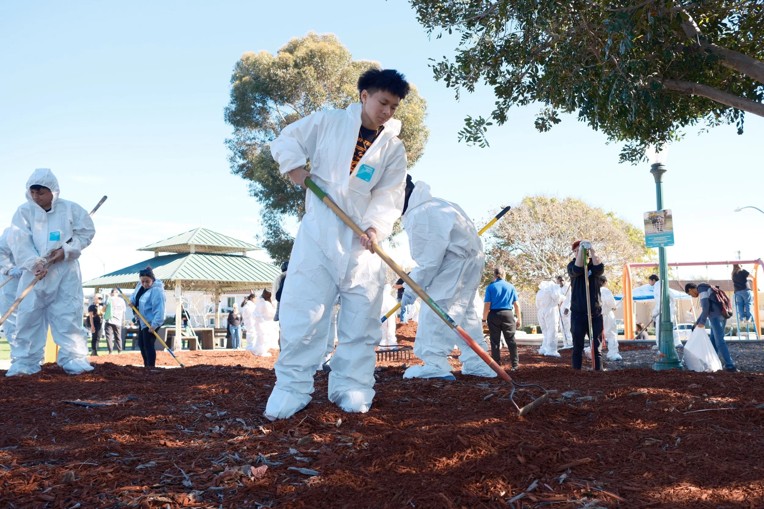 Teralta Park Beautification Day.Mulch.JPG