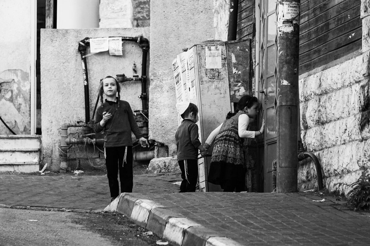 kinder in mea shearim_6.JPG