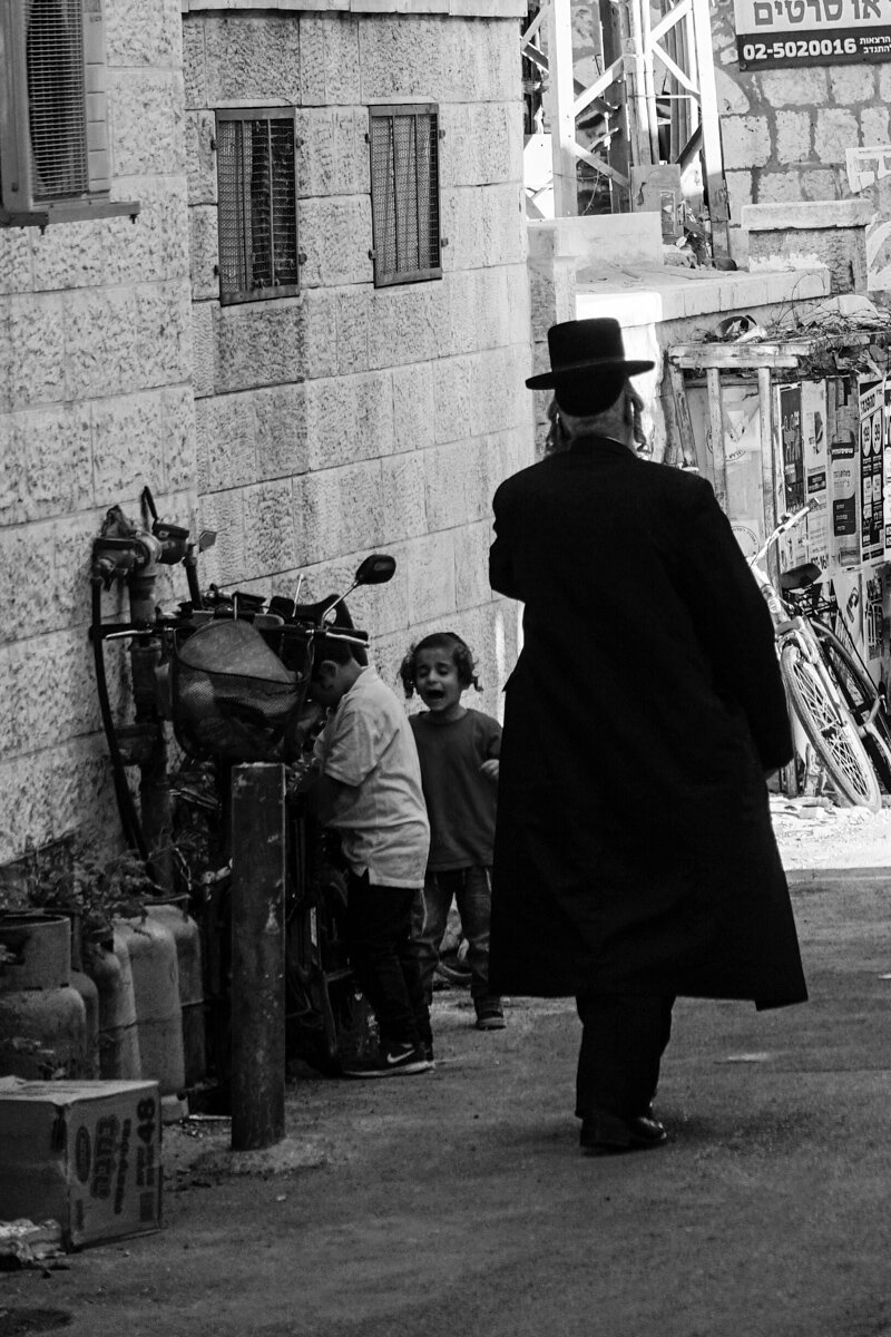 kinder in mea shearim_11.JPG