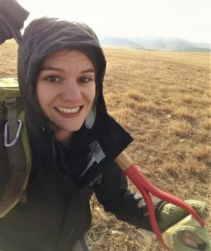JULIE LARSON, Graduate student Education : MS Oregon State University (2013), BS University of Michigan (2011) Research Interests: Functional ecology, community ecology, invasion/restoration ecology, seed and seedling ecology, comparative ecology. Colorado grasslands. julie.e.larson@colorado.edu