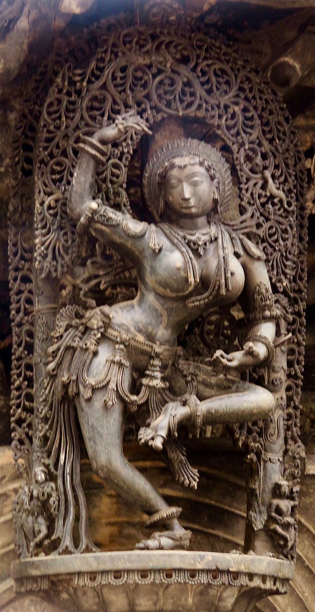 618px-12th_century_dancer_sculpture_at_Belur_Vaishnava_Hindu_temple_Karnataka.jpg