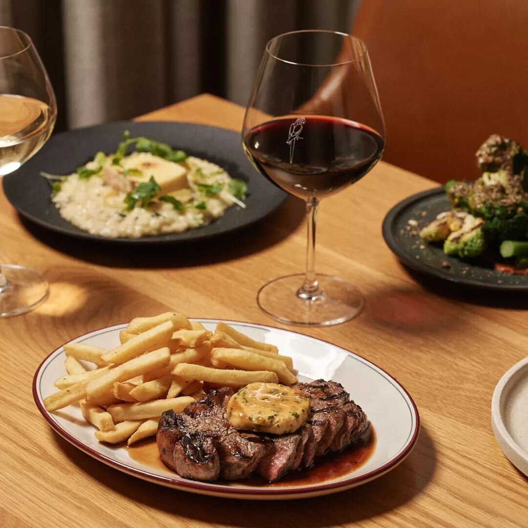 It&rsquo;s already Tuesday and we&rsquo;re in the mood for a serve of our Gippsland Steak Frites and a red wine to match🍷 

#TheVillager #MtBuller #TheVillagerMtBuller #Steak #SteakFrites