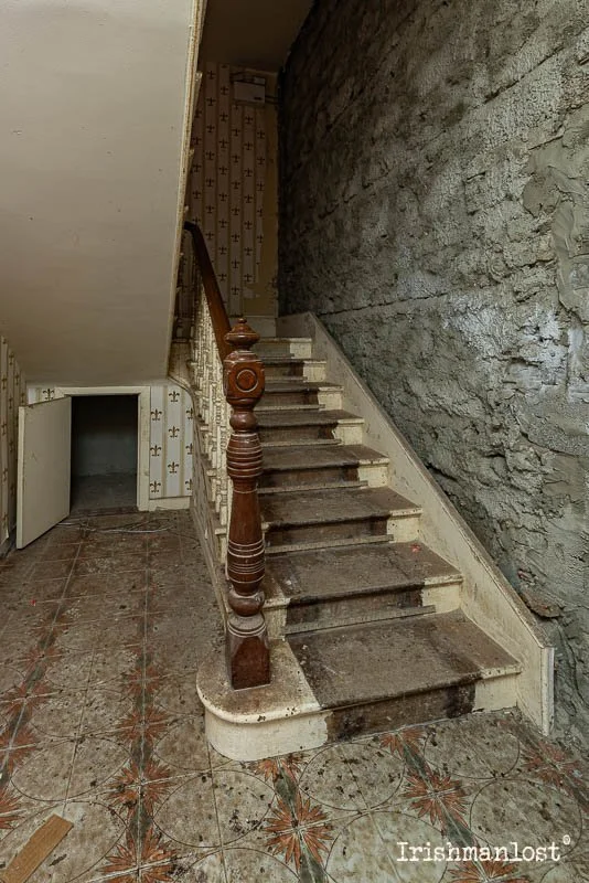 Stairs up to the bankers residence 