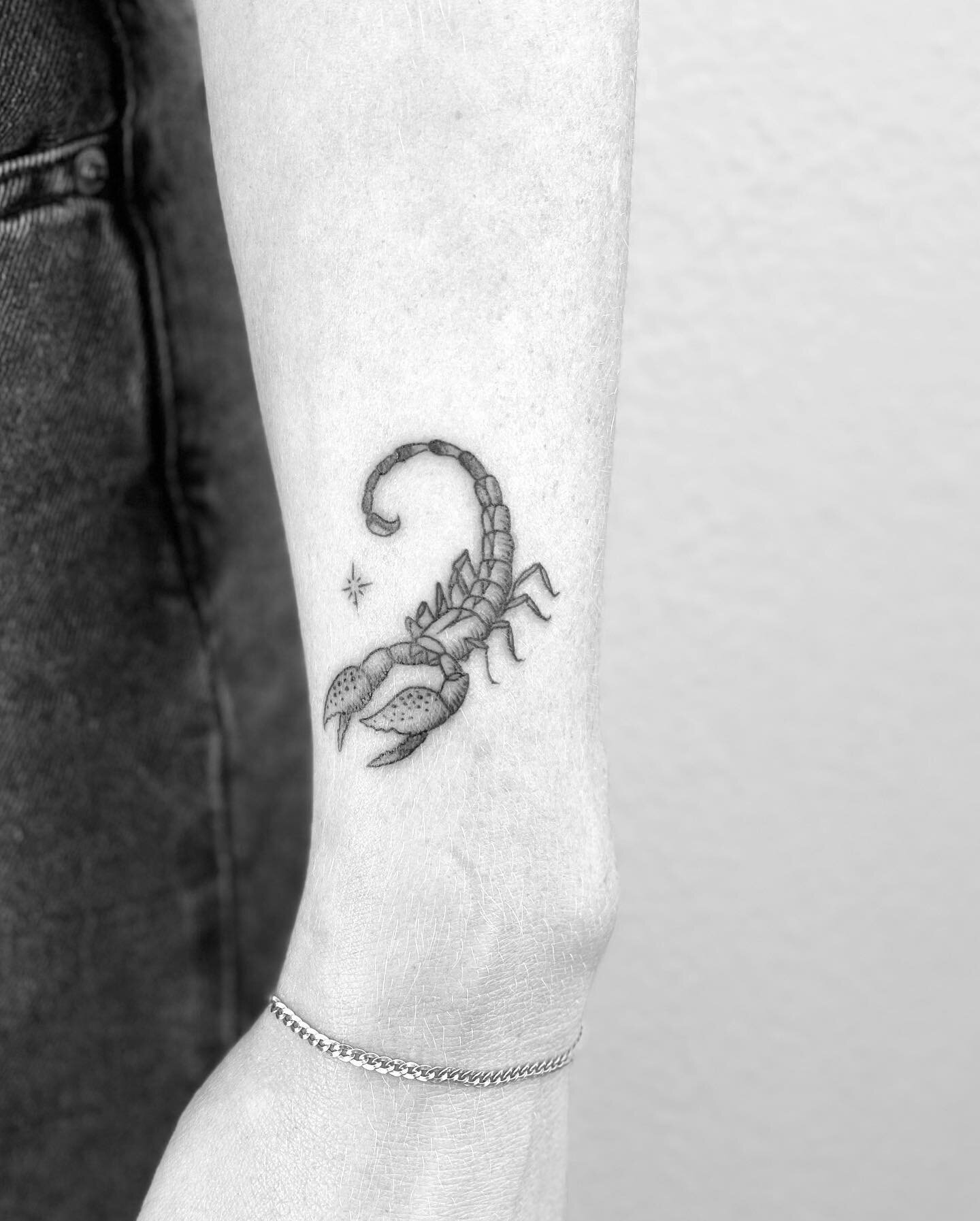 Scorpion ✨ .
.
.
.
.
#tattoos #austin #texas #austintattoo  #blxckink #blackworkers #blackwork #blackworkartists #darkartists  #blackworkers_tattoo