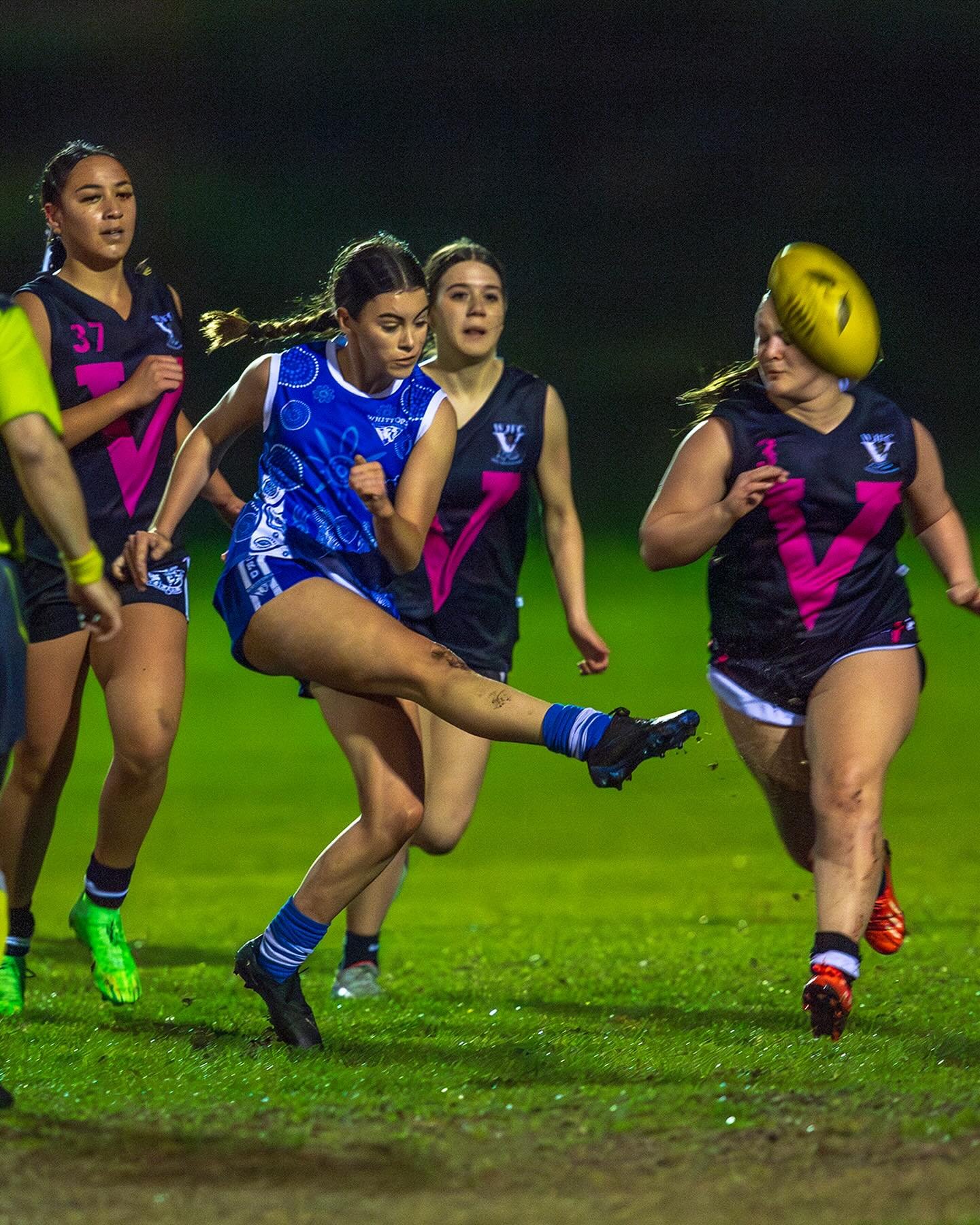 You can&rsquo;t tackle what you can&rsquo;t catch&hellip;

Photo: @maxted

#wjfc_wildcats #wajuniorfooty #womeninsportwa