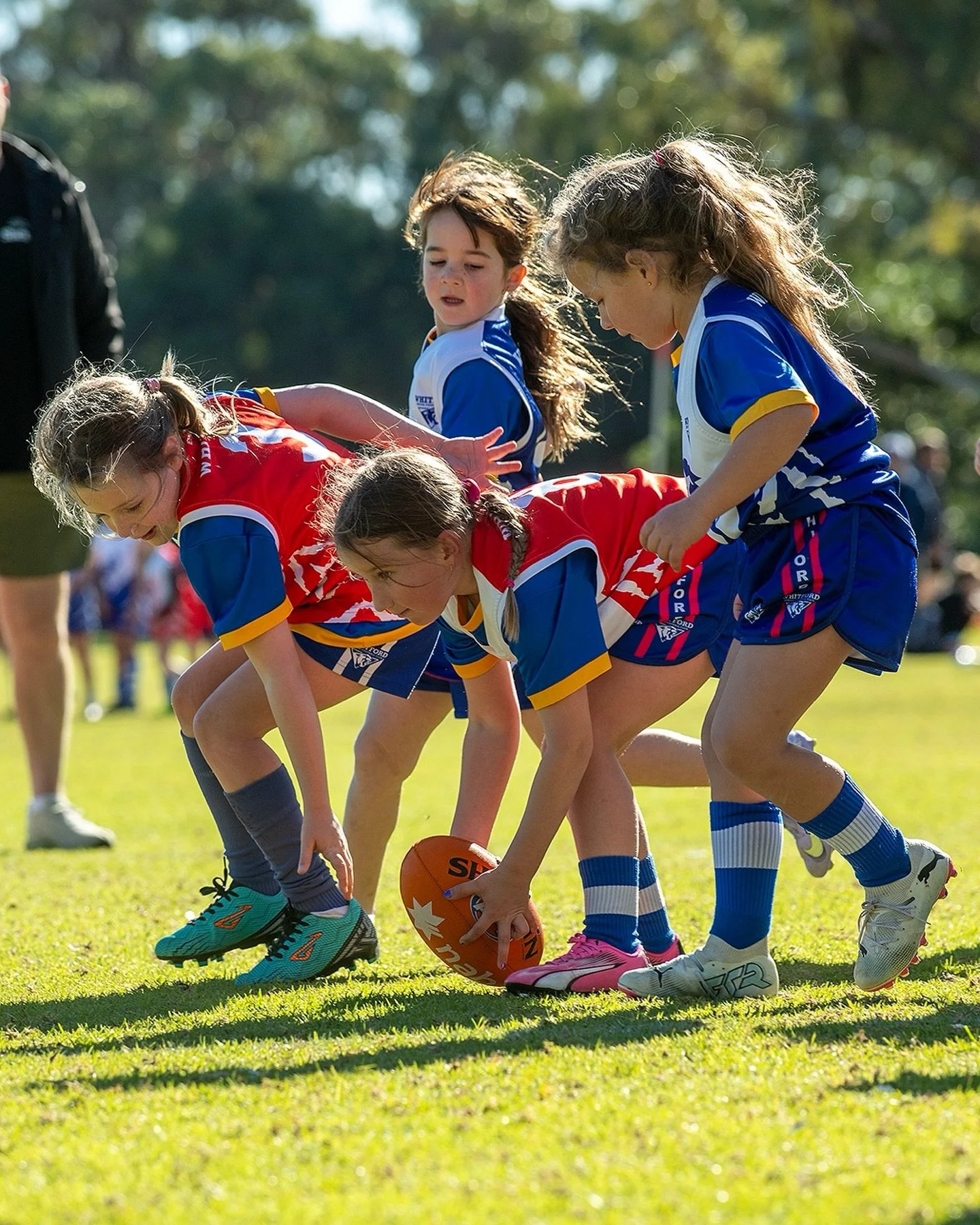 Let&rsquo;s get &lsquo;em girls&hellip;. Calling all PP, Y1 &amp; Y2 ladies to grab all of your friends and sign up for @aflauskick at Whitfords on Saturday mornings in Term 2 &amp; 3! It&rsquo;s a lot of fun!!!
We would love to see you there!!!

#wj