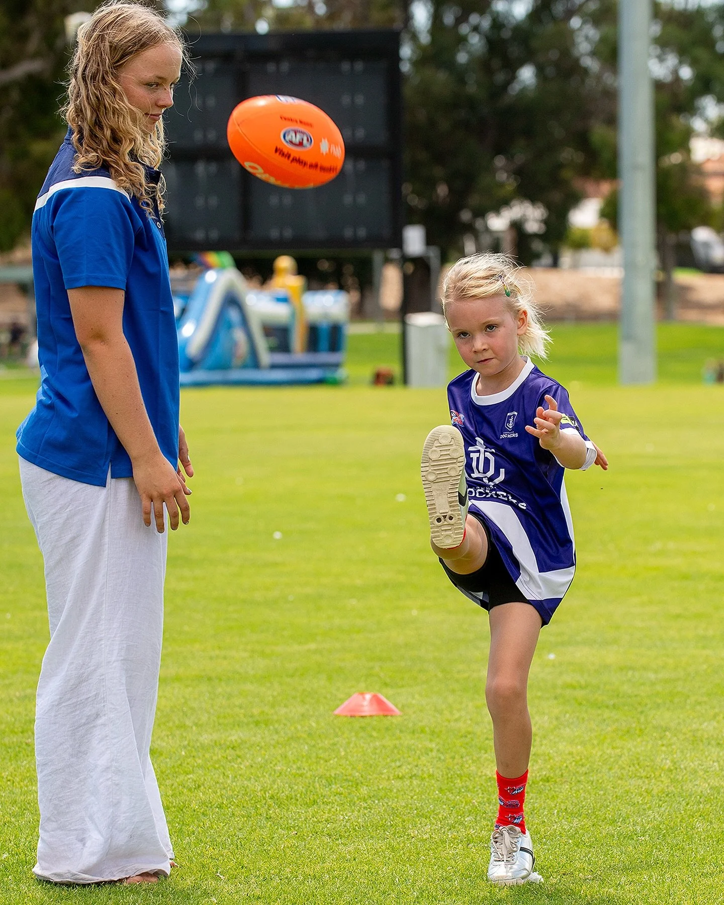 You kick like the best when you&rsquo;re taught by the best! 💙🤍🩷
@indie_sc0tt 

#wjfc_wildcats