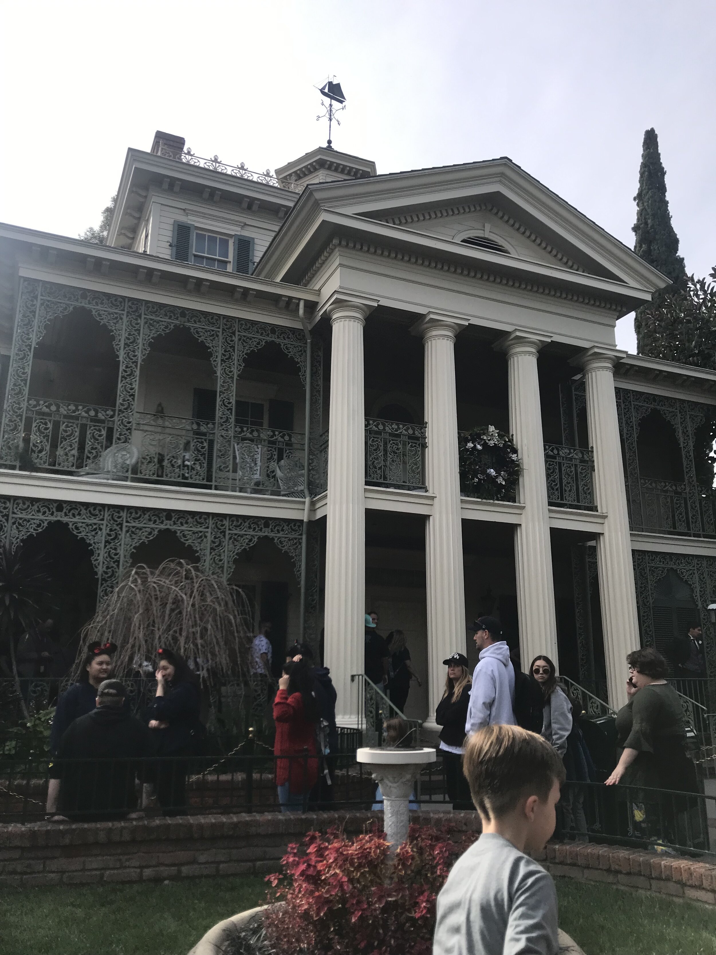 disneyland blog 13 haunted mansion.JPG