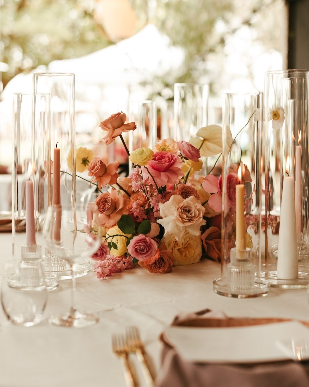 Throwback to 2022 and another styled space by @thewhiteowlcollective_

Furniture, linen, tableware, bar @sweventstudio
Florals &amp; cake @mayflowerweddings
Lighting @festoon_lighting
Stationery, signs, backdrop &amp; table numbers by @thewhiteowlcol