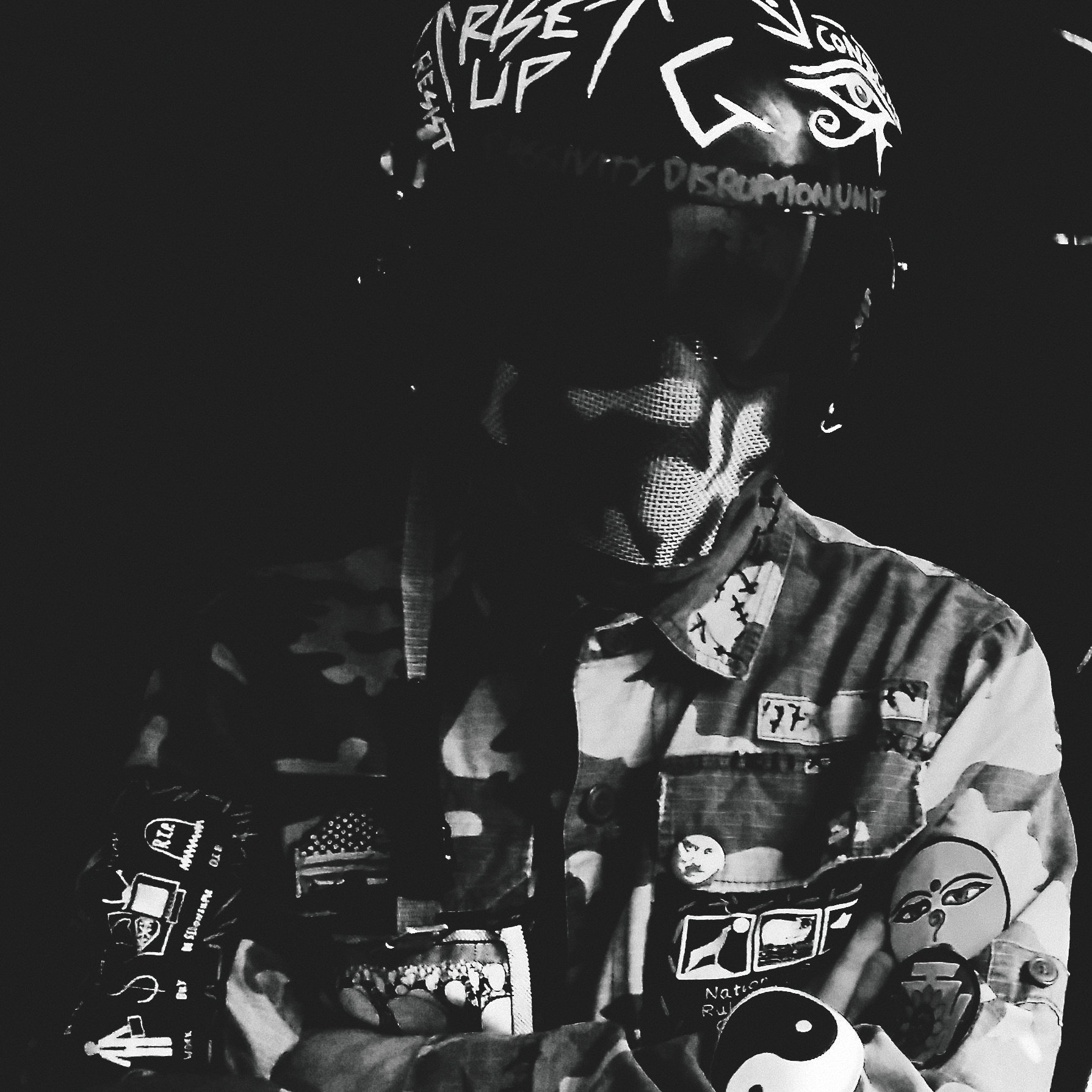 Check the link below for bugged-out electro and sinister industrial techno delivered at a fever pitch by GALAXIAN for his Dekmantel podcast, a searing live set recorded at Concrete in Paris. ⠀ The artist dons his sigature fighter pilot headgear and joins us at INTERZONE - for his US debut no less! - Saturday October 19 at Good Room presented by Lost Soul Enterprises. https://soundcloud.com/dkmntl/dekmantel-podcast-239-galaxian