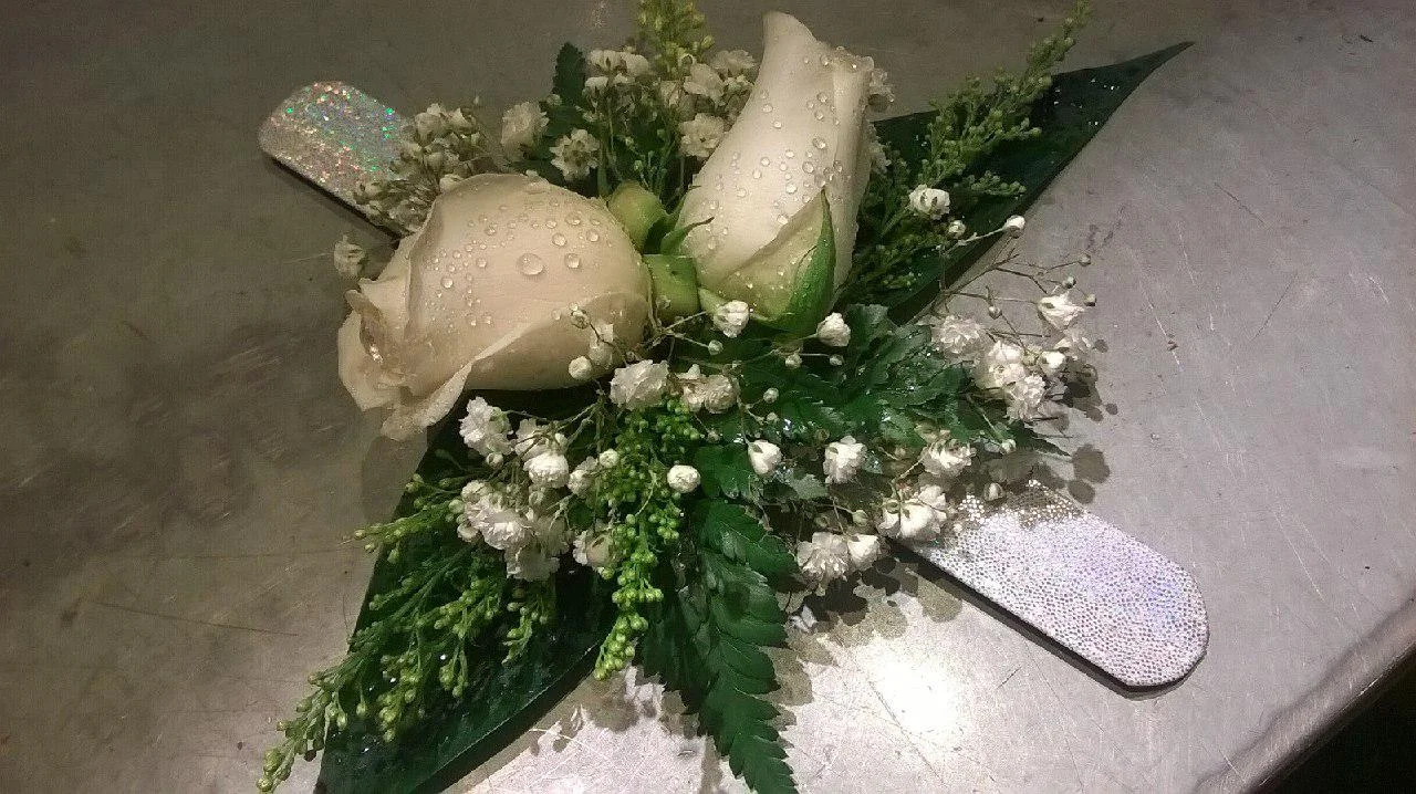 corsage.jpg