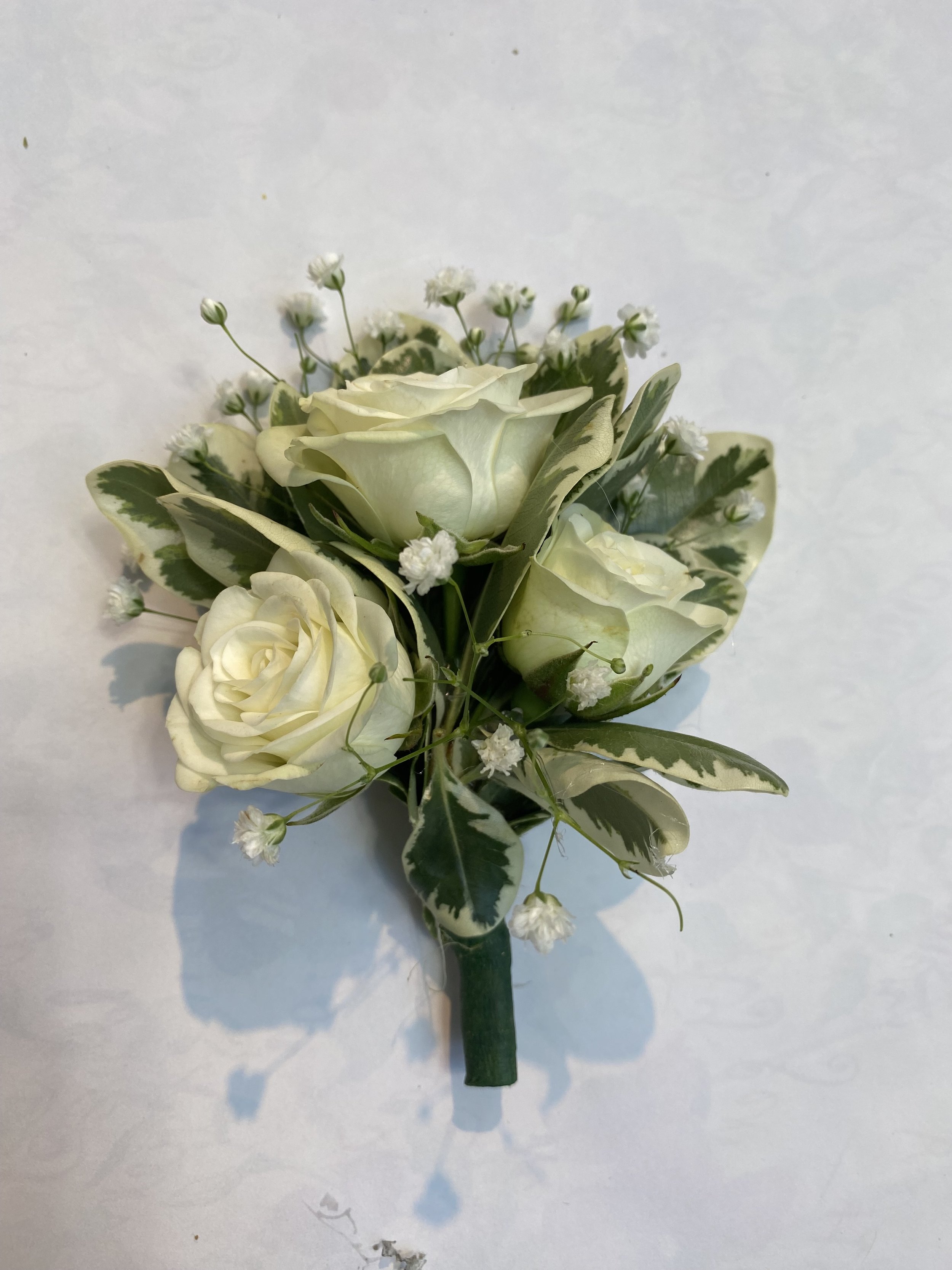 Spray rose boutonniere (Wedding)