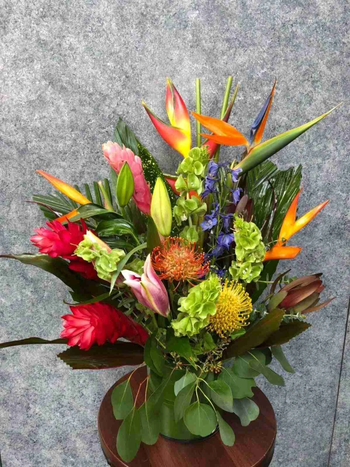 tropical_delight_bouquet2_optimized.jpg
