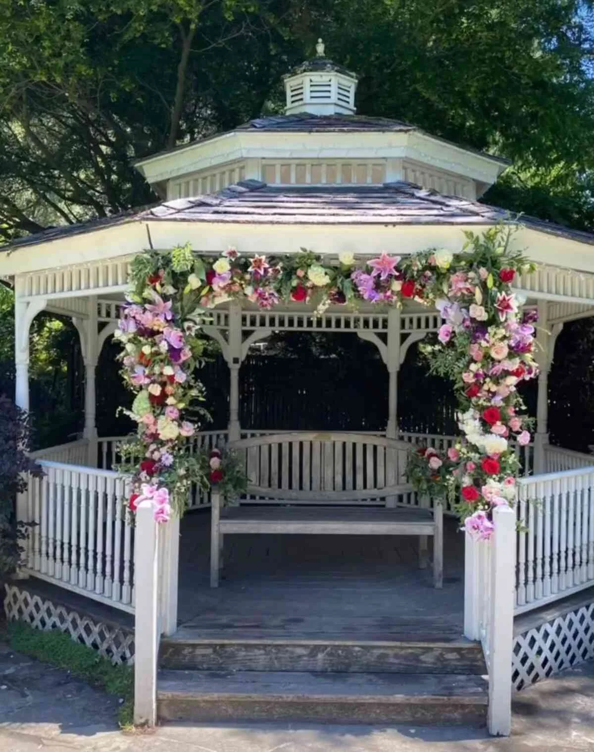 Wedding Flower design with fresh flowers and custom design in San rafael & Marin County | Marin Flowers.jpg