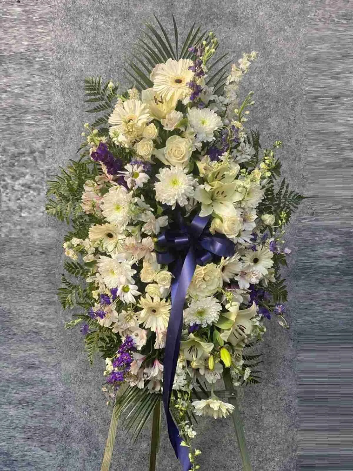 White Blue Sympathy Spray