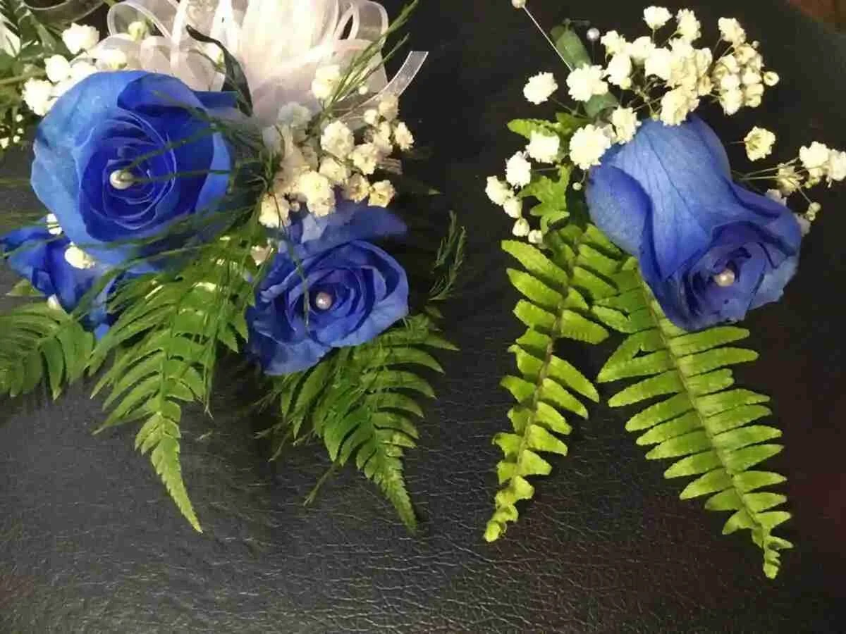 corsages (1).jpg