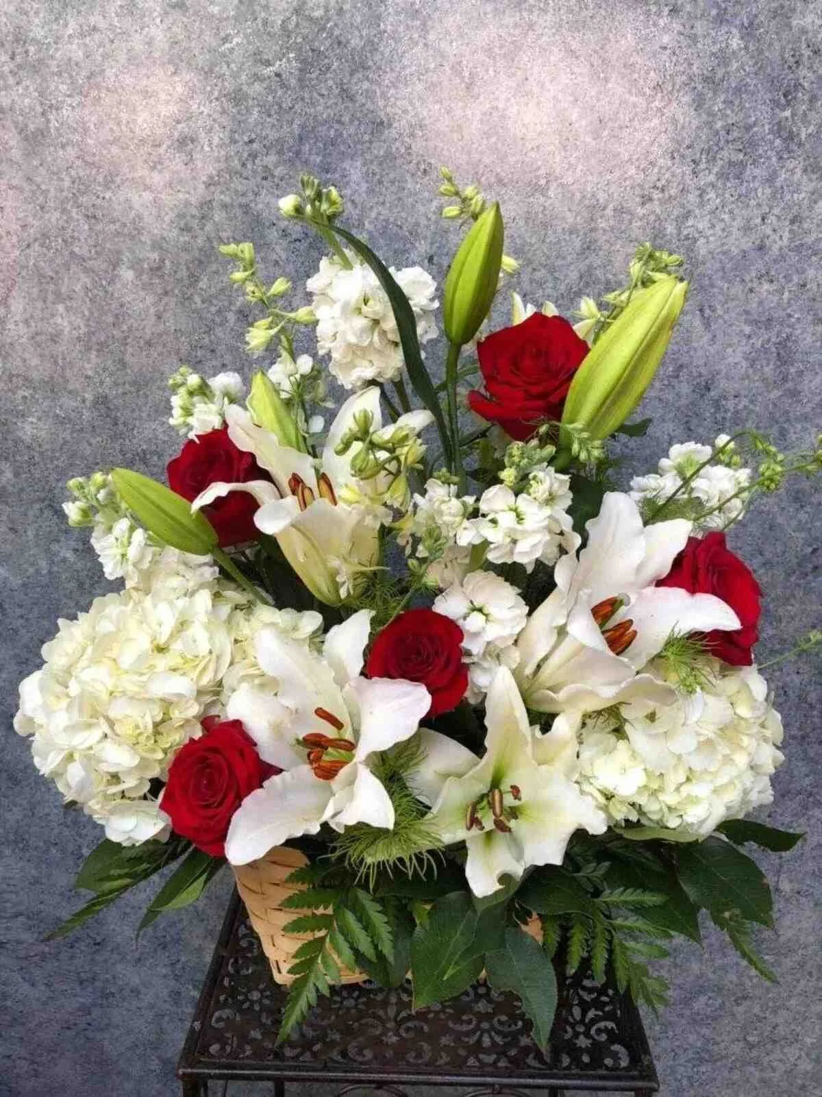 beloved-lilies-marin-flowers_1_1_optimized.jpg