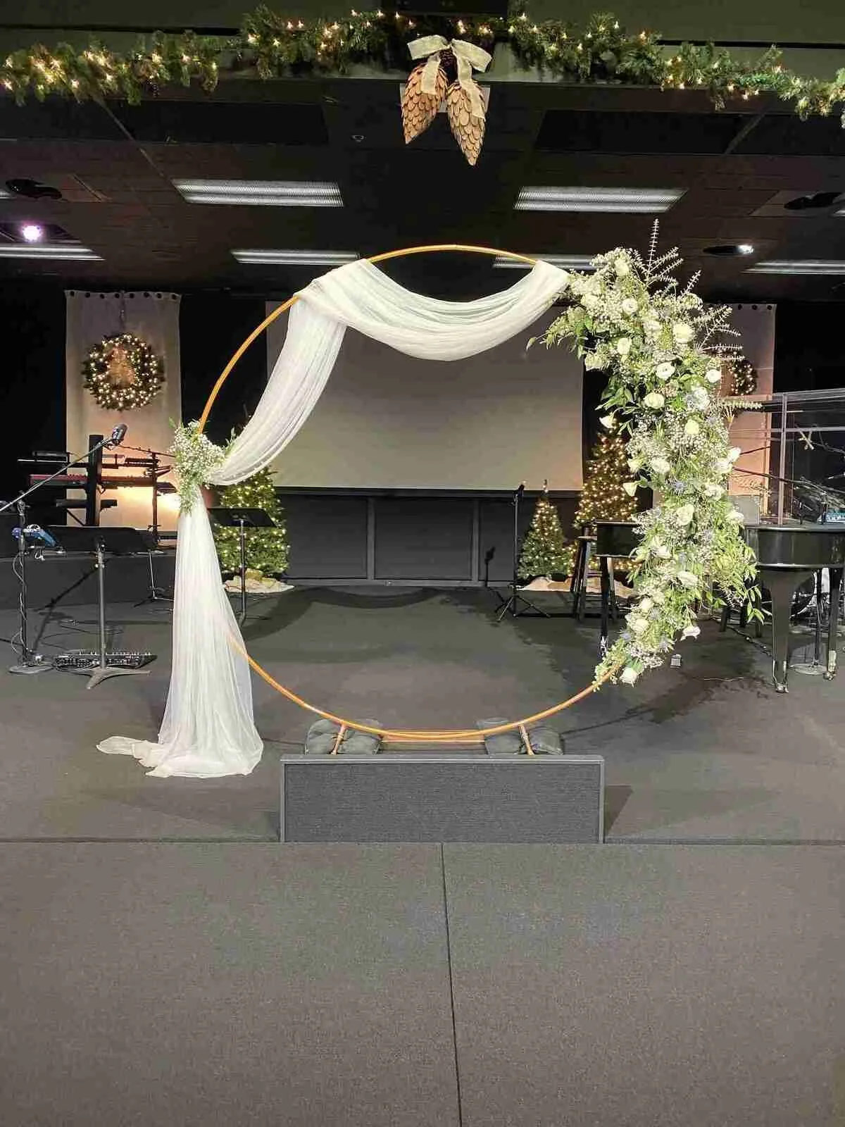 Wedding arch & gazebo flower  Decoration & arch flowers in San Rafael & Marin County | Marin Flowers
