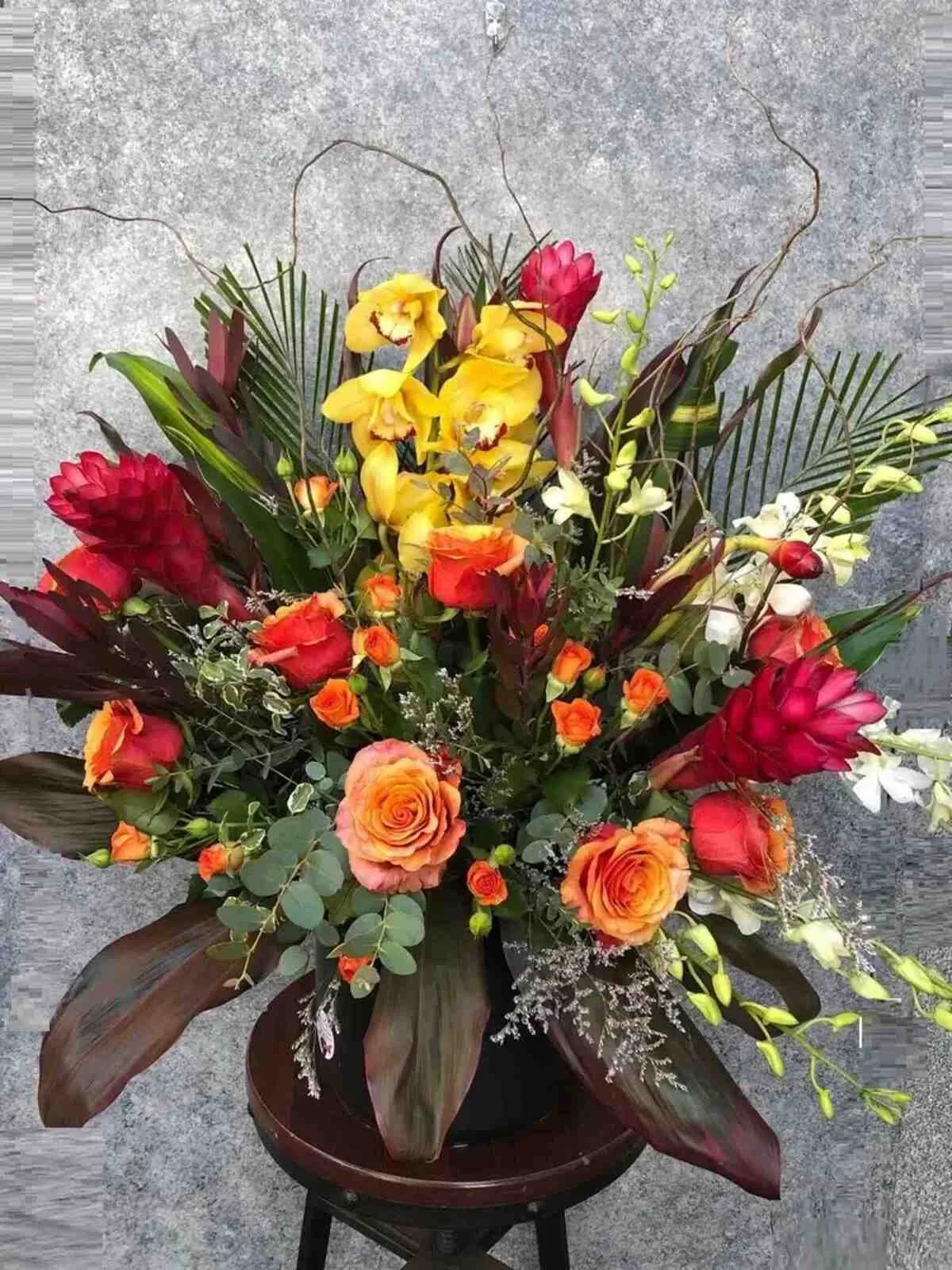 charming-orchid-bouquet-marin-flowers_3_optimized.jpg