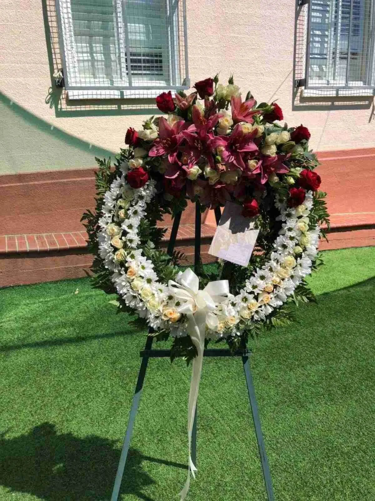 Luxurey Sympathy Wreath