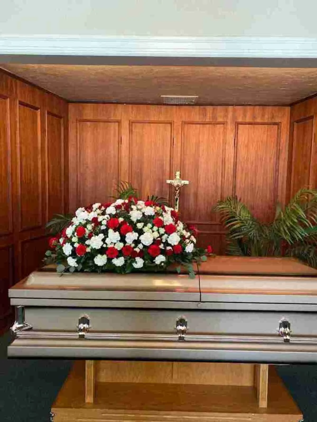 casket-arrangement (29).jpg