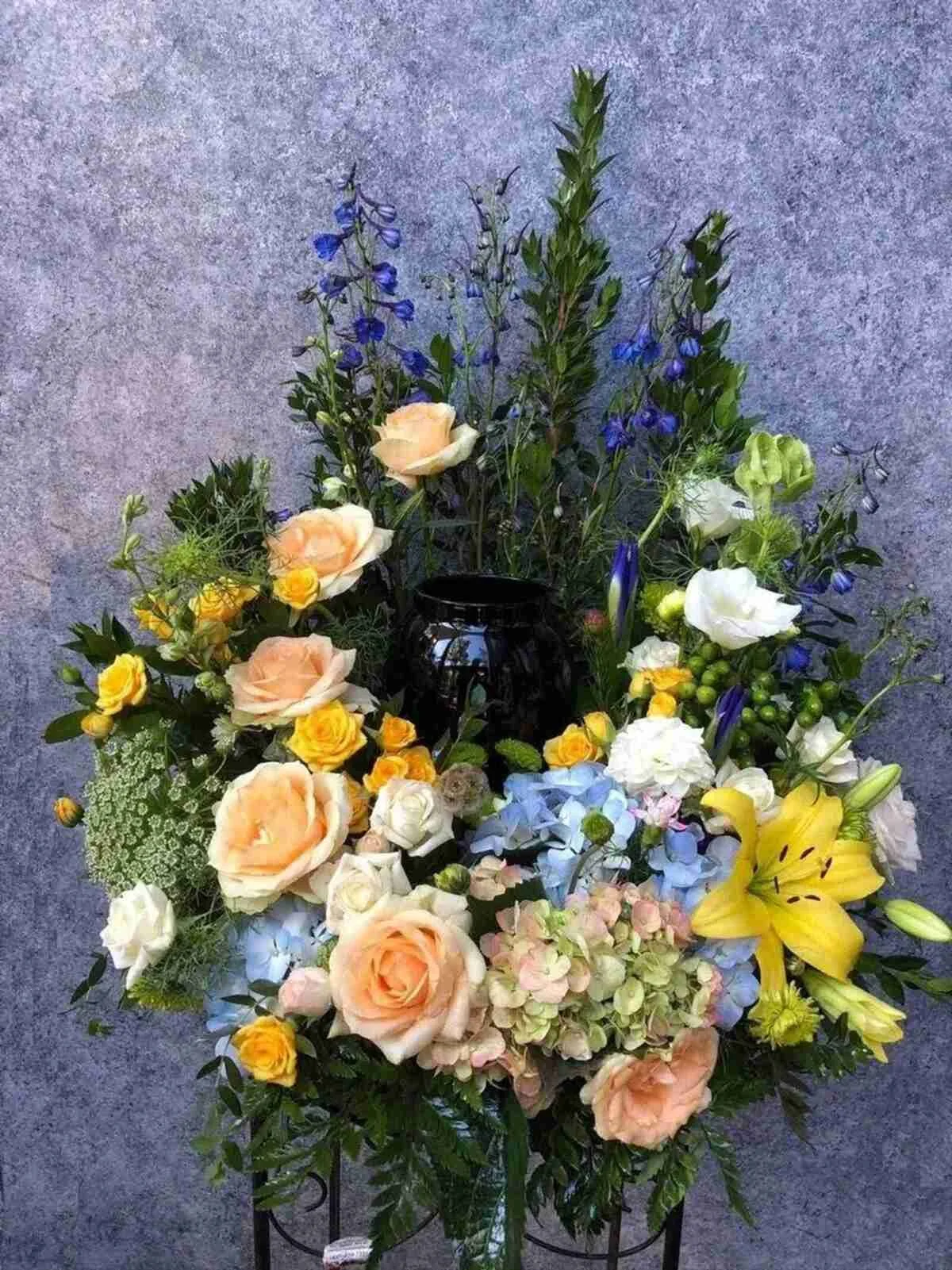 Graceful Tribute Cremation Wreath