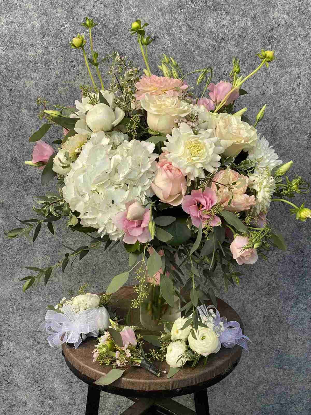 Bridals bouquet & bridesmads bouquet in San Rafael & Marin County | Marin Flowers