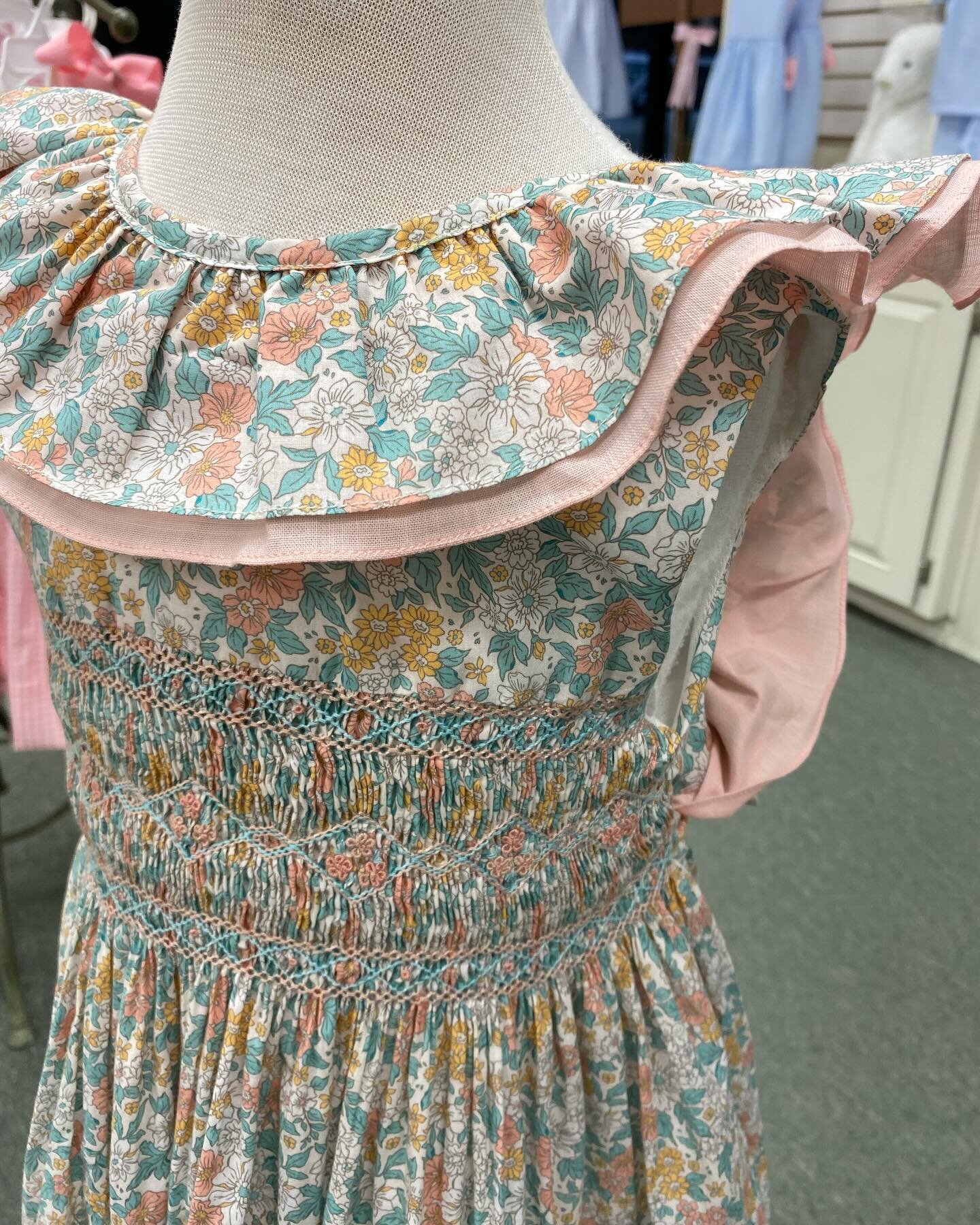 Beautiful Spring dress for Easter-with matching handbag of course 👜
.
.
#childrensshop #childrensshopatl #easterdress #girlsdresses #kidiwihandmade #libertyfabric #shoplocal #shopsmall