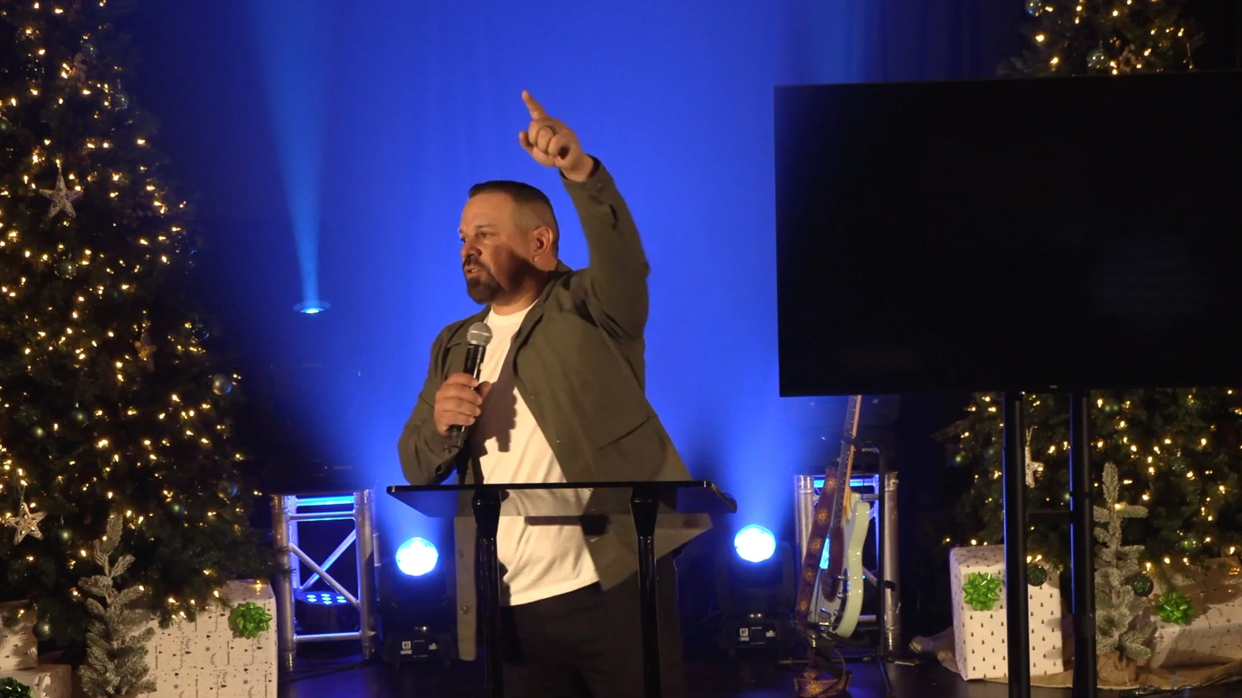 Pastor Steve Web.jpg