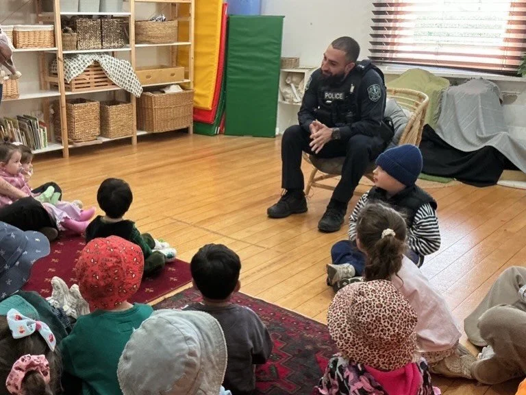 🚓 Heroes in Our Community 🚦
This term, we&rsquo;ve been exploring heroes in our community, and had a very special visit from SAPOL at Wendy&rsquo;s! The toddlers and preschoolers learned all about road safety, helmet rules, the meaning of traffic l