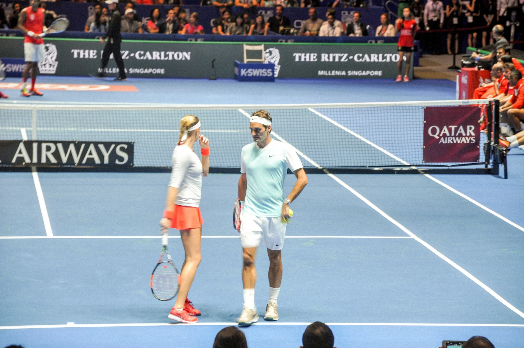 Mixed doubles match between Federer/Mladenovic and Brown/Pliskova