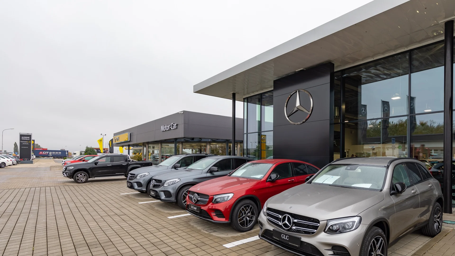 Showroom-Mercedes-Nove-Zamky7.jpg