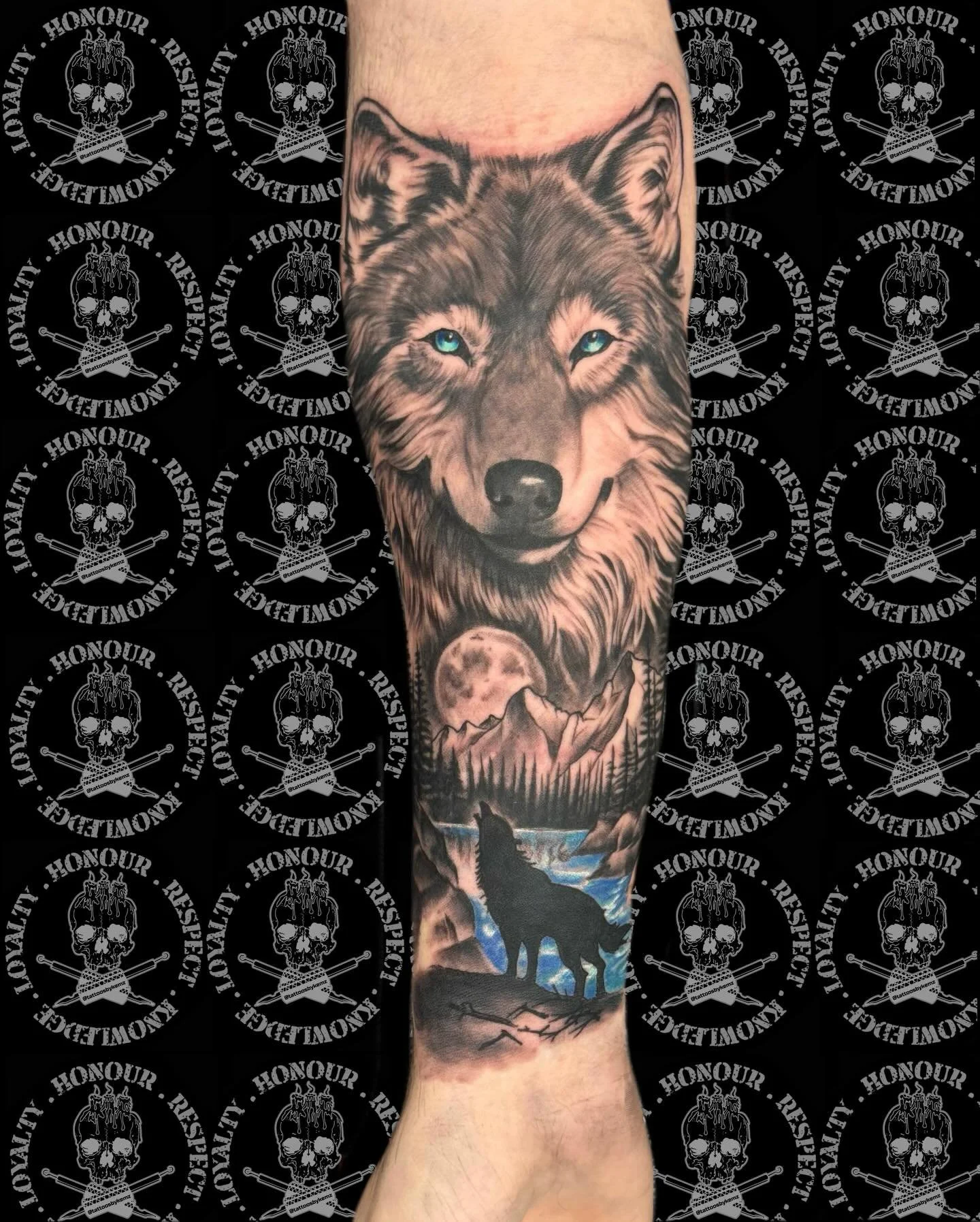 Lovely Wolf made by @tattoosbykemz recently, he has space available March/April, drop him a message directly to get booked in and make sure you&rsquo;re tattoo is fully healed ready for the summer 🌞

#tattoo#folkestone#tattooart#tattooideas#folkesto
