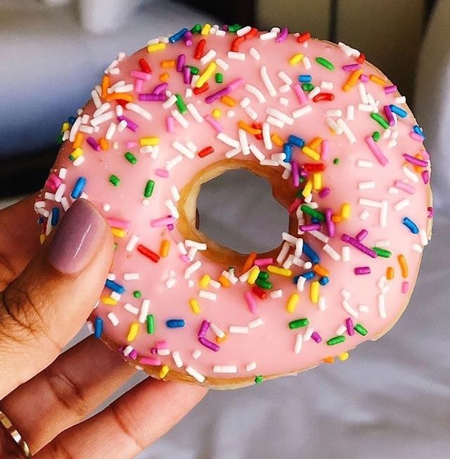 Let&rsquo;s sprinkle through this Wednesday!💕 #krispykremegainesville #sprinkles