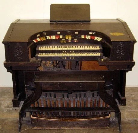 What ever happened to the original Robert Morton installed in the Senate Theater?