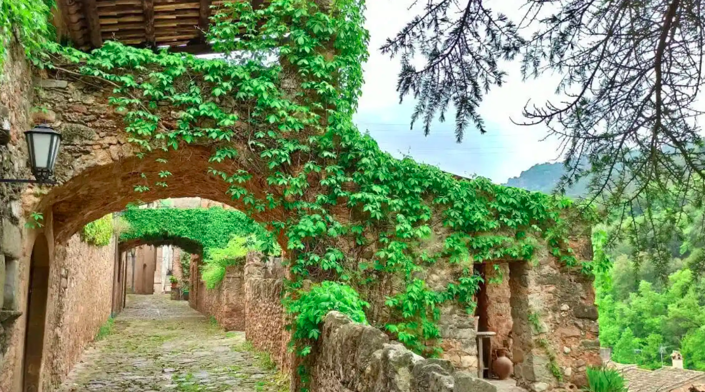 Barcelona Day Trips #4: Mura Walking Trails