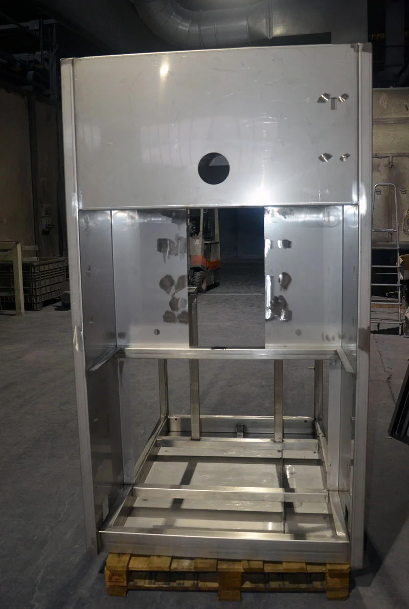 Vega_Verniciature_Solaro_Verniciatura_Prima.jpg