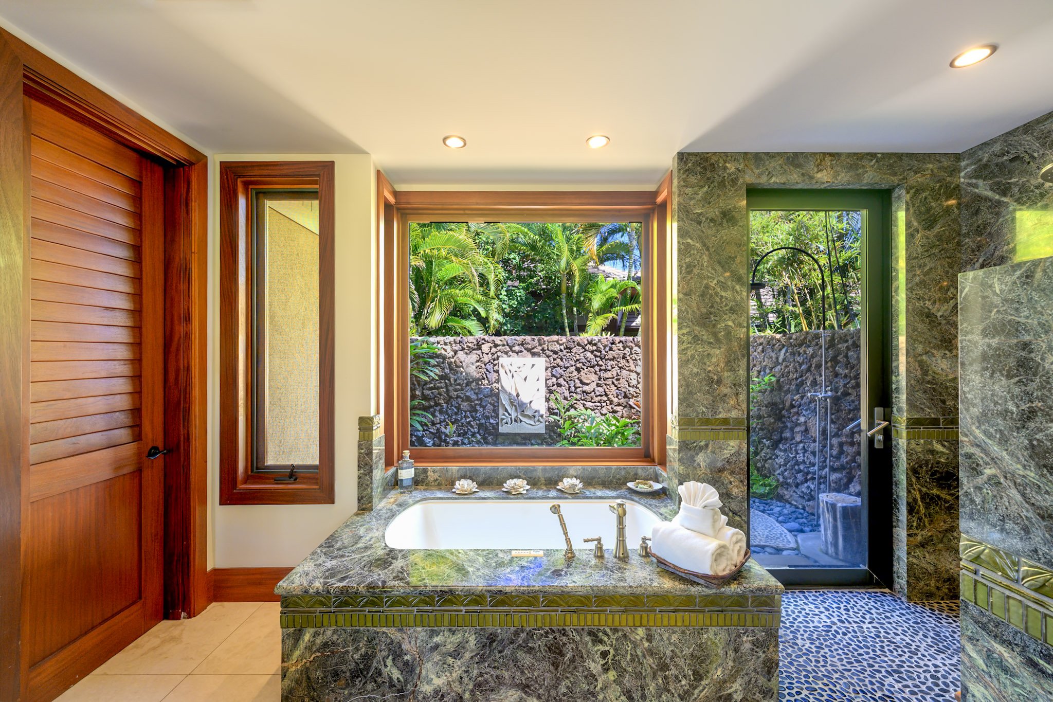 10-Pauoa 1050040-98-Edit.jpg