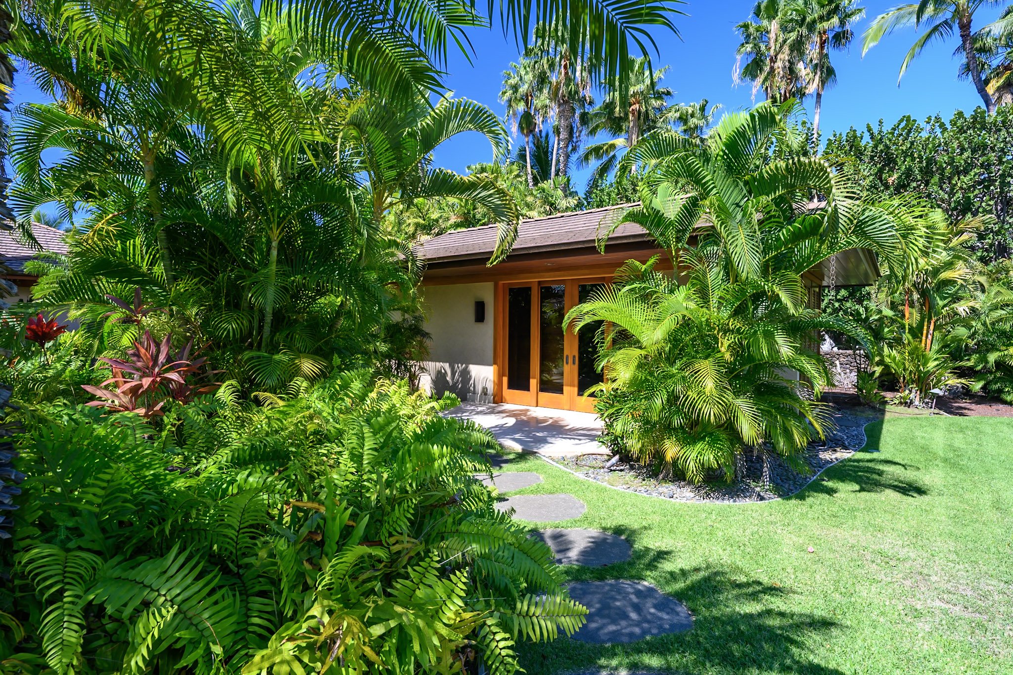 26-Pauoa 105039-94.jpg