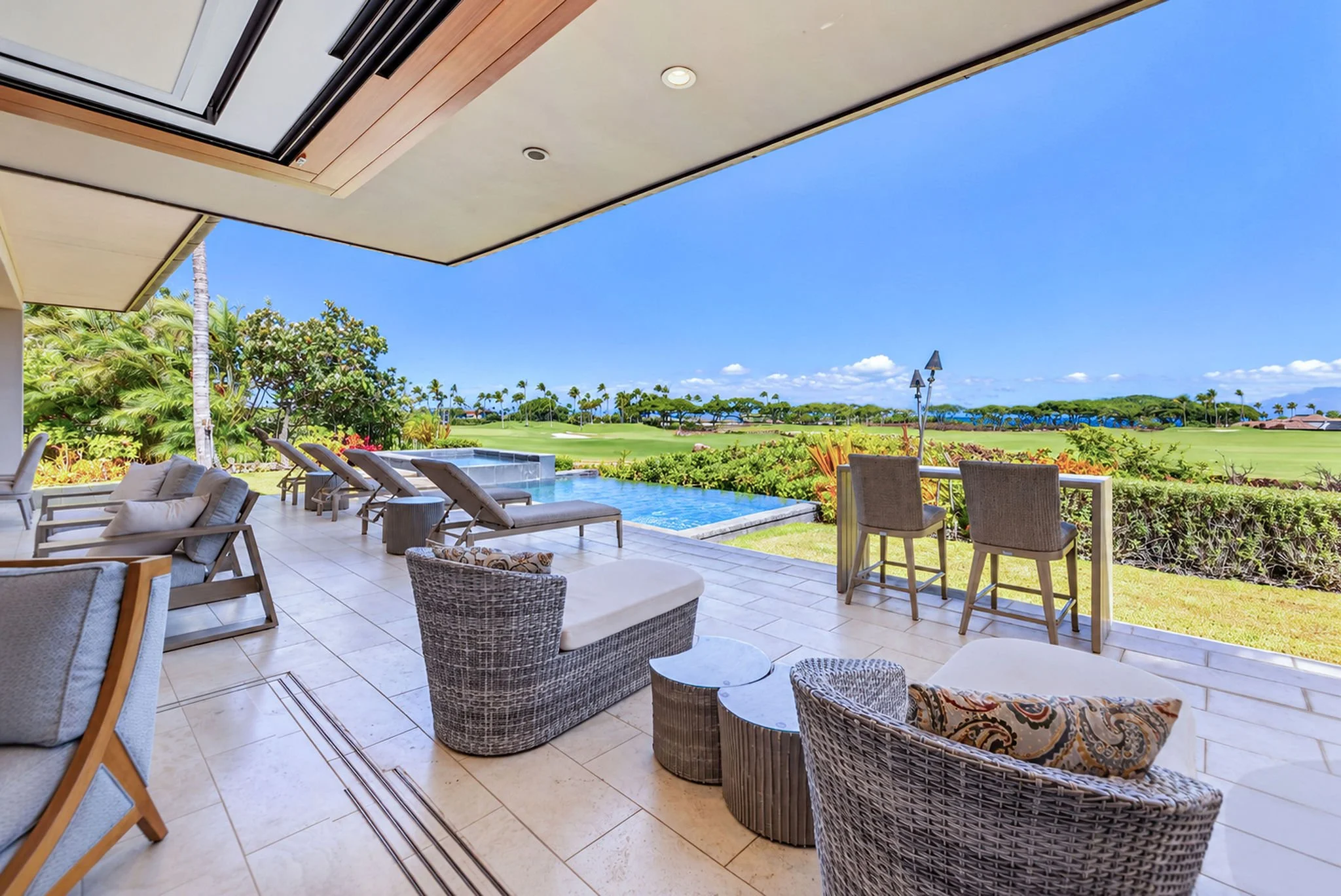 Patio2.jpg