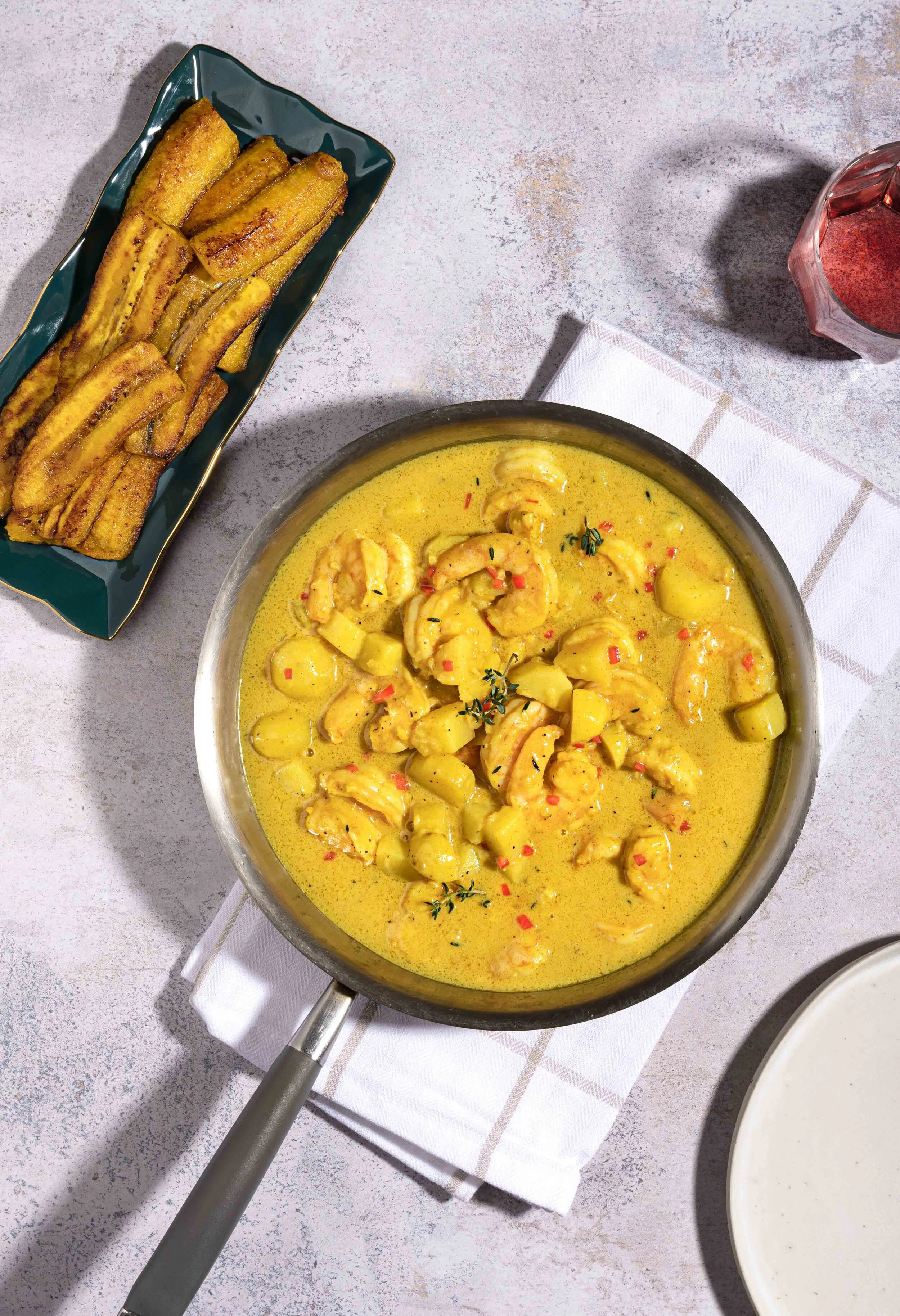 Camarones encocados con curry