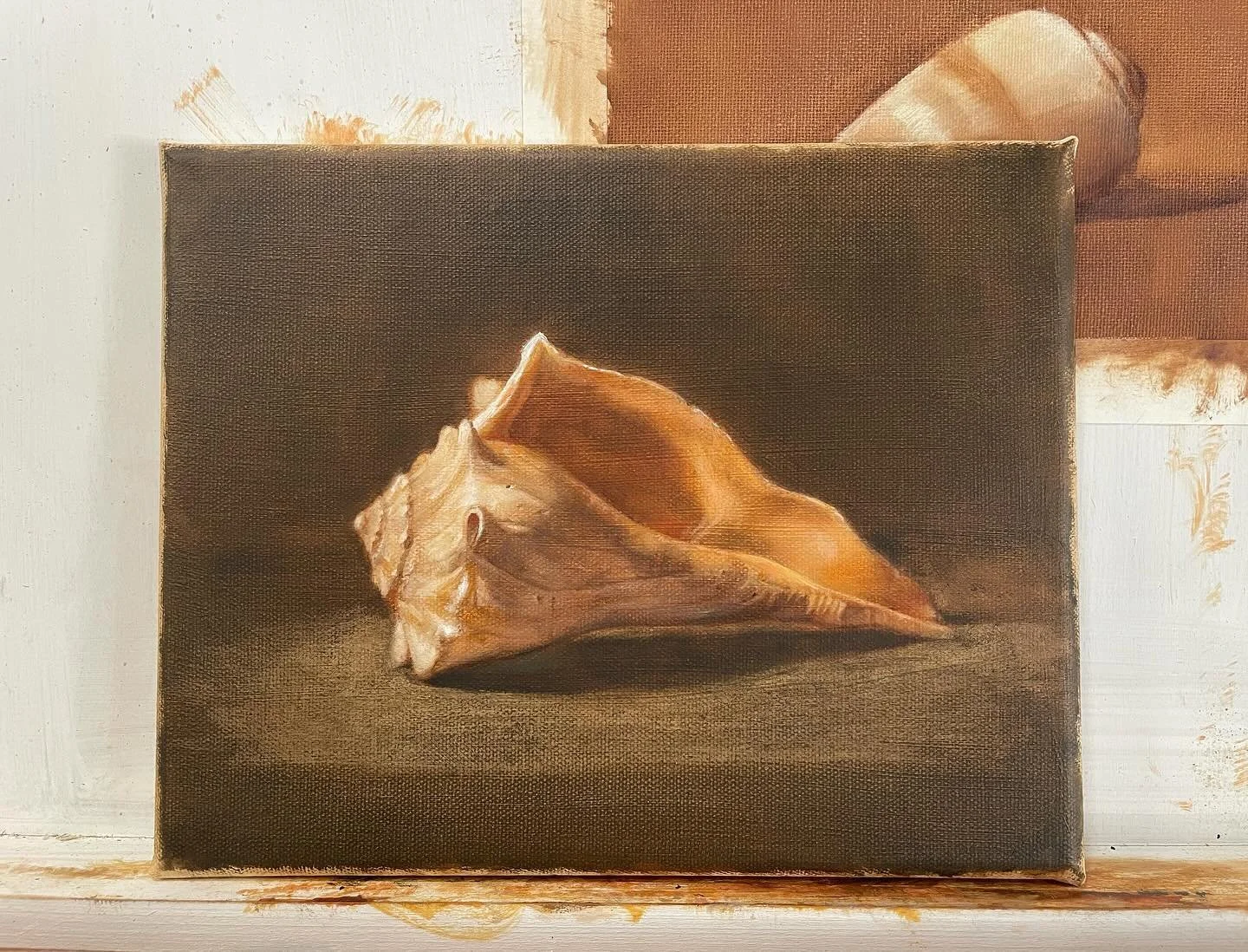 Seashells by the seashore as our summer comes to a close! 🐚🌊 Really enjoyed following along with a @sadievaleriatelier demo for this shell. 

#oilpainting #stilllife #realism #contemporaryrealism #fromlife #georgia #atlantaga #stilllifepainting #pa