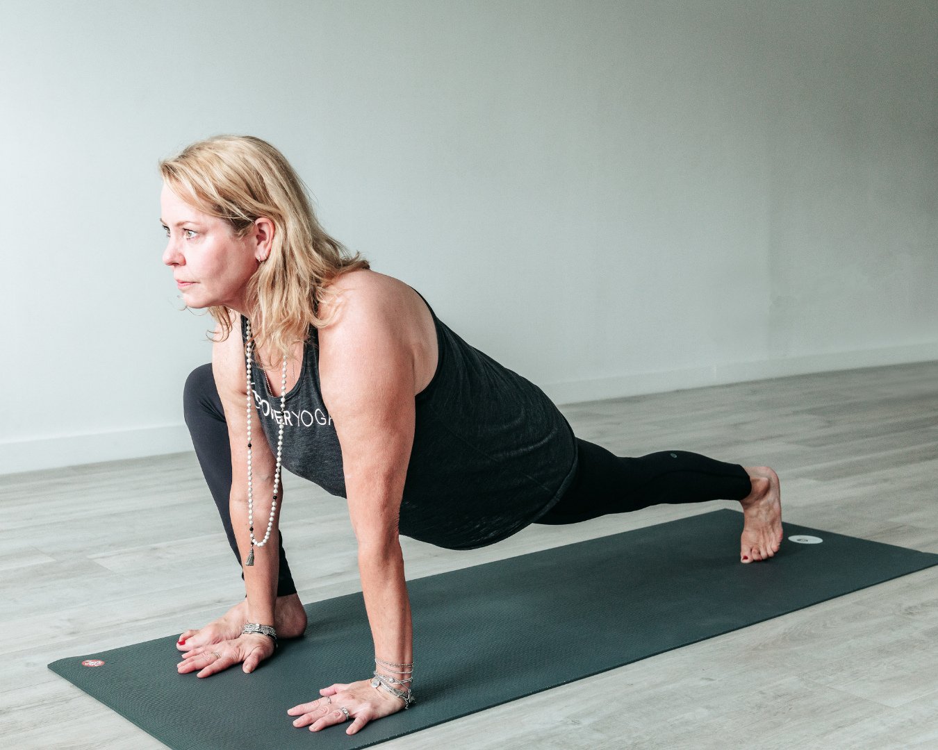 Strong. Grounded. Present. 🌿🧘&zwj;♀️⁠
⁠
In yoga, every pose is an invitation to explore balance between effort and ease. This deep lunge grounds the body while expanding the heart and mind, building strength, flexibility, and mental focus.⁠
⁠
You d