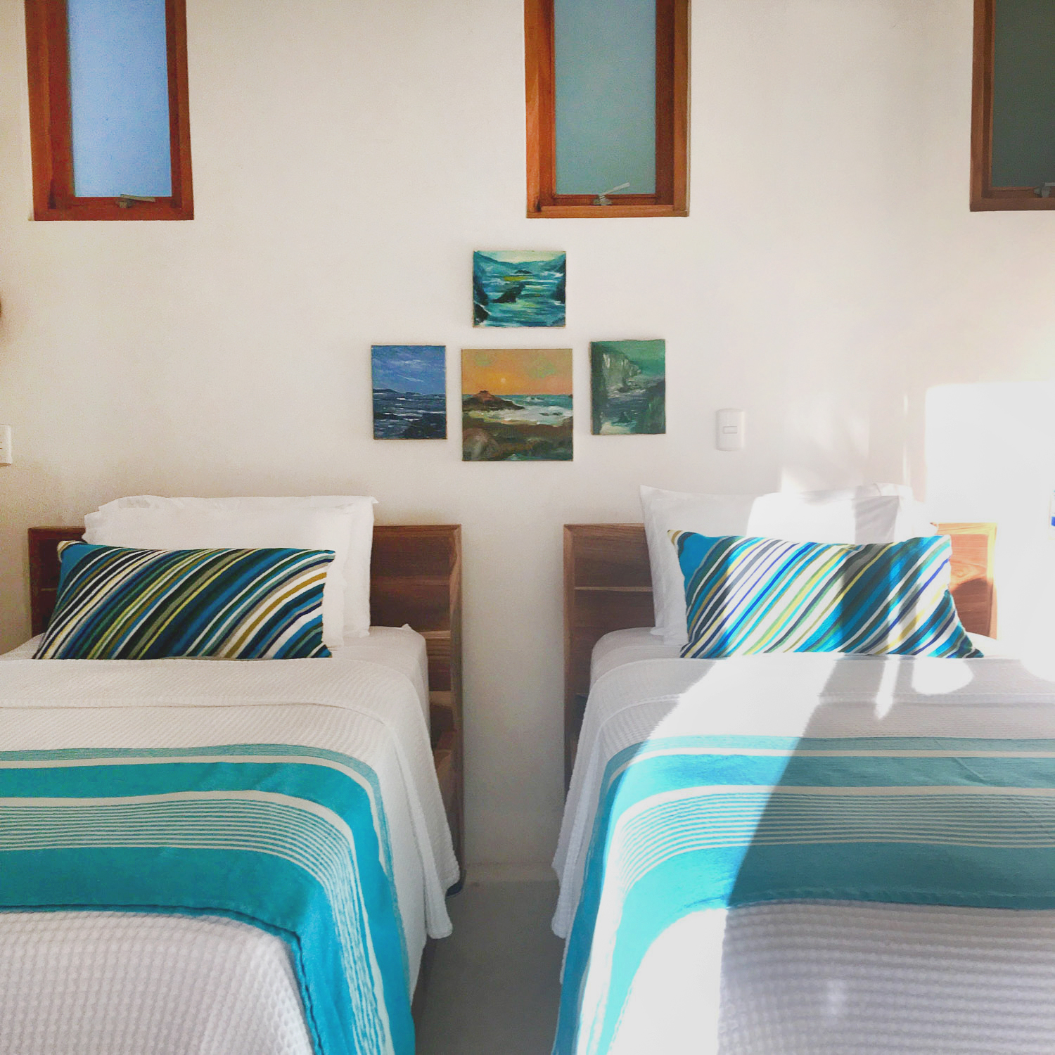   King Size Bed or 2 Twin Beds Custom Furnishings Studio Style In-Room Bathroom/Shower Closet/Wardrobe A/C &amp; Ceiling Fan Private Safe Covered Patio Deck/Lounge &amp; Furnishings Ocean View Freestanding, Separate from Main House  