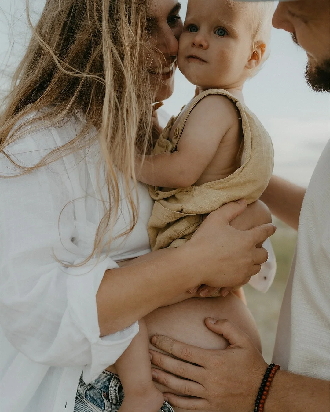 Zo blij met de foto&rsquo;s van onze eigen zwangerschapsshoot💛