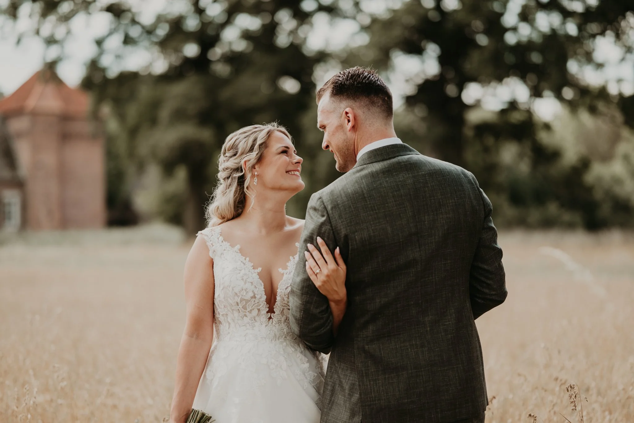 Bruidsfotografie bij Kasteel Tongelaar – Fotoshoot bruidspaar