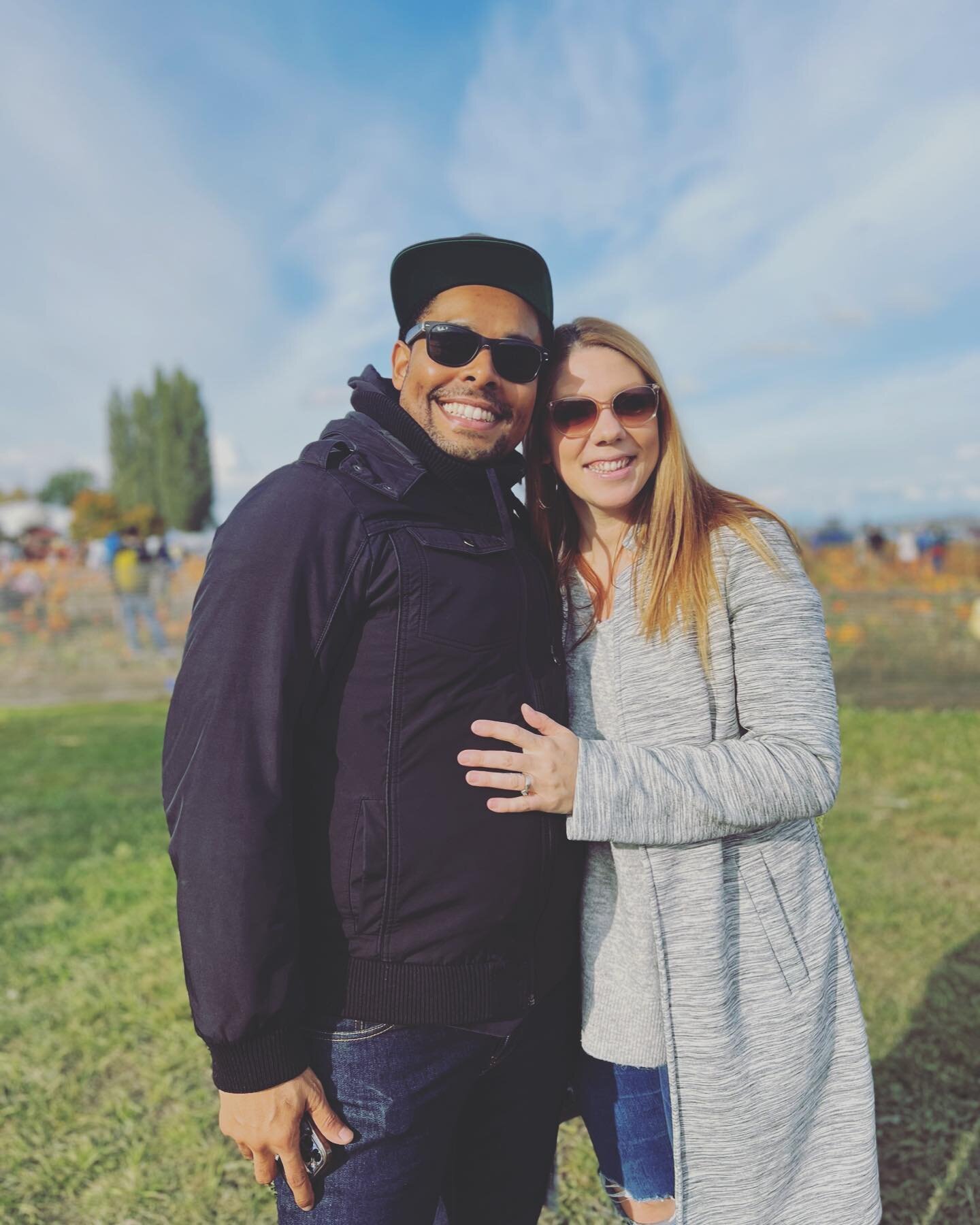 Fall in Seattle with my Boo (and little boos 😉) 🤍
.
.
.
.
.
.
.
.
#pumpkinpatch #fall #love #marriage #bestfriend #seattle #swanstrailfarm #family #adventure #maternityleave