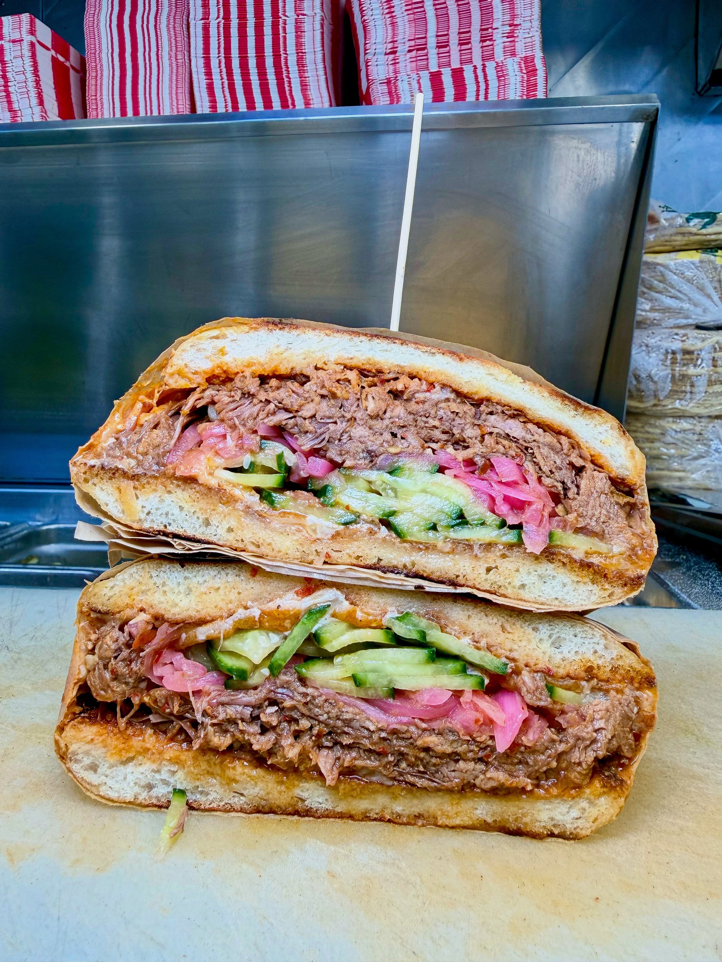What&rsquo;s your favorite sandwich??
Let us know below! 👇 

The Pa&rsquo; M&iacute; 
Birria de Res, Chipotle Crema, Pickled Red Onion, Marinated Cucumbers and Mixed Cheese on Ciabatta. 

Southwest Chicken Sub
Grilled Chicken, Pepperjack, Anaheim Ch