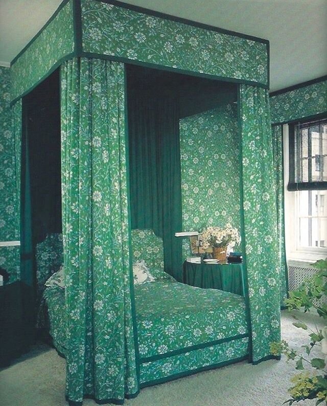 Using St. Patrick&rsquo;s Day as an excuse to break from the news and look at pretty, green inspiration. This David Hicks bedroom would be a stellar place to self isolate. .
Repost @torimellott .
.
.
#stpatricksday 
#socialdistancing 
#quarantine